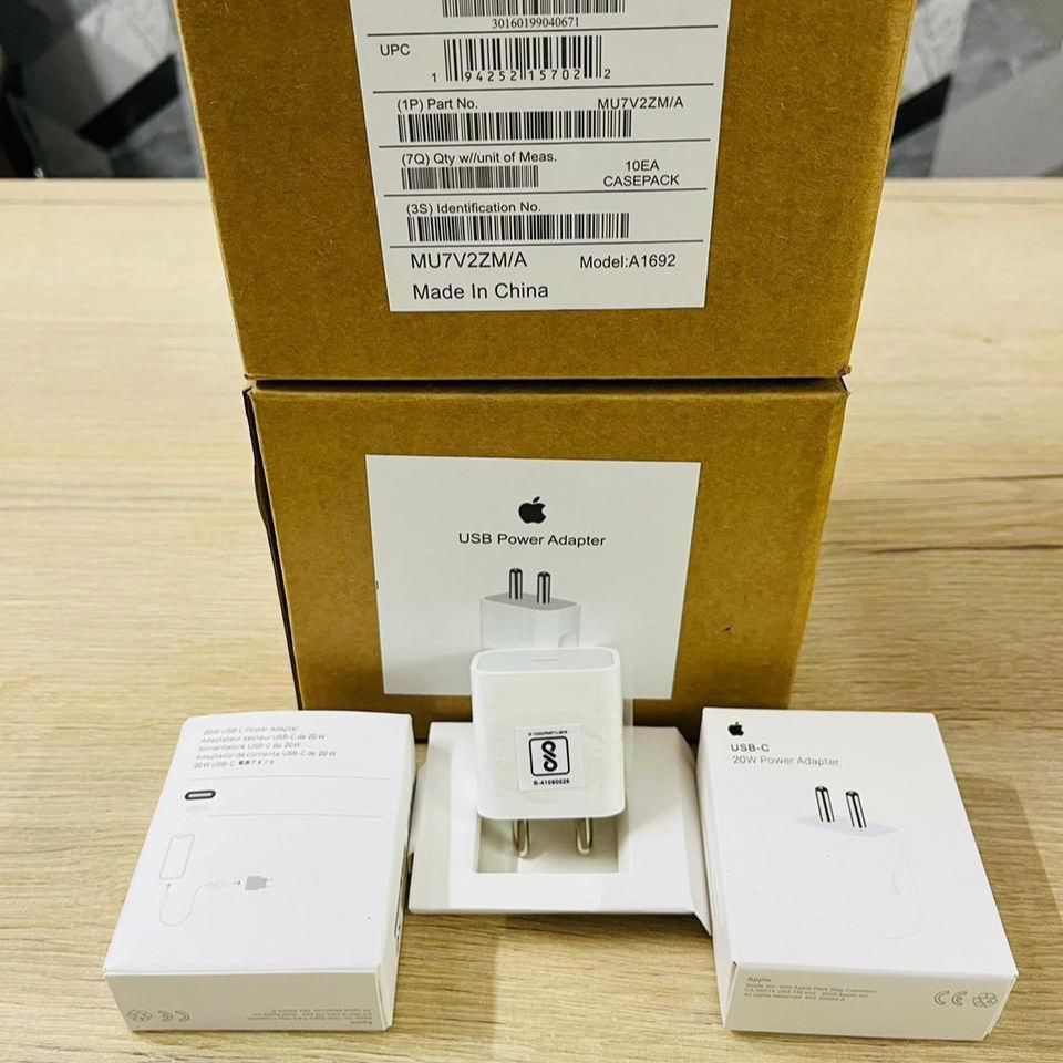 Apple 20W Adafter  1 Year Warranty