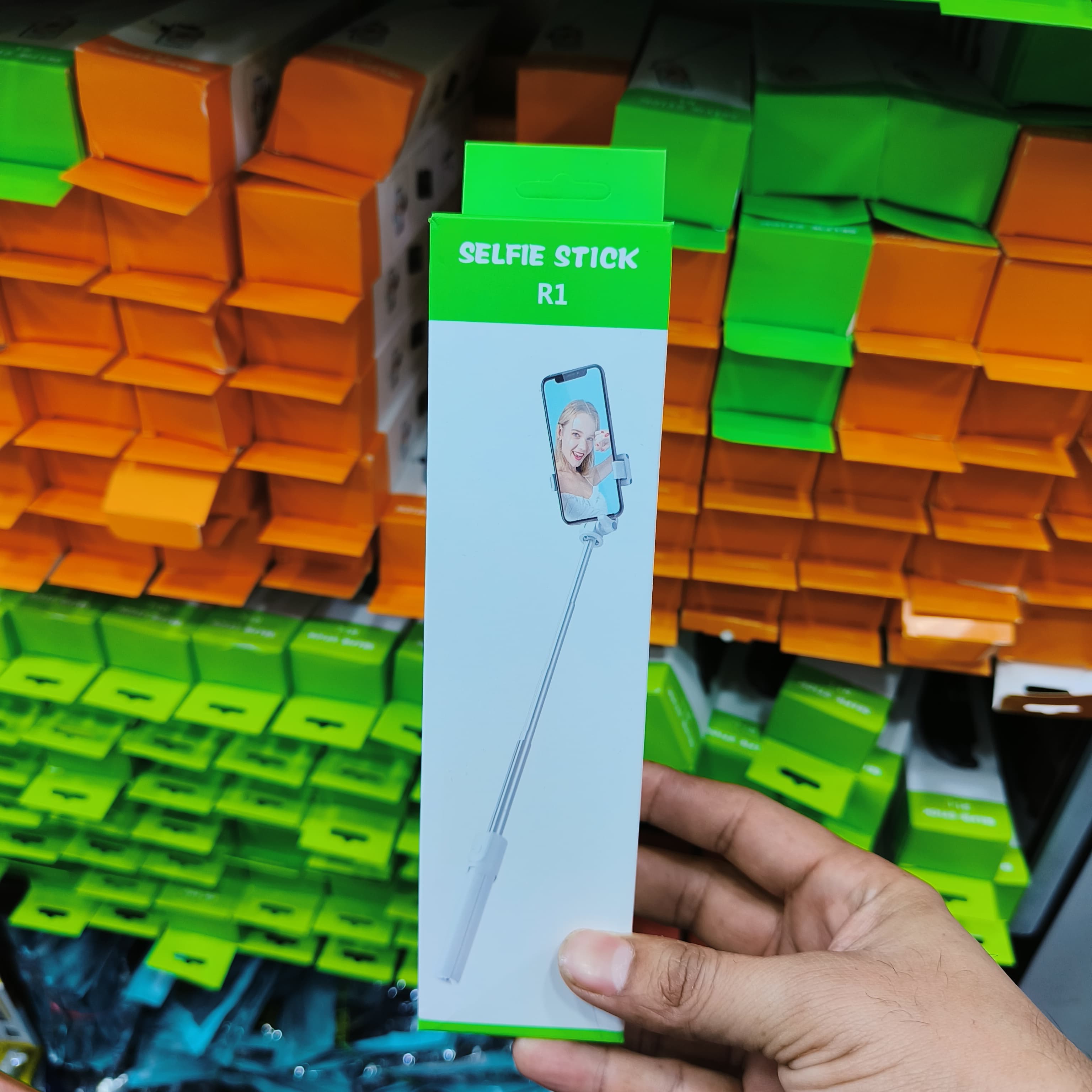 R1 Selfie strick Green Packing